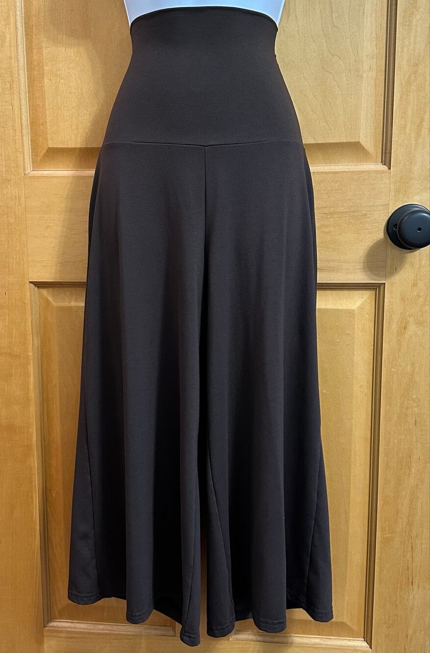 K476 Joy Weekenders Collection Women’s S/P Wide Leg Brown Short Pant EUC